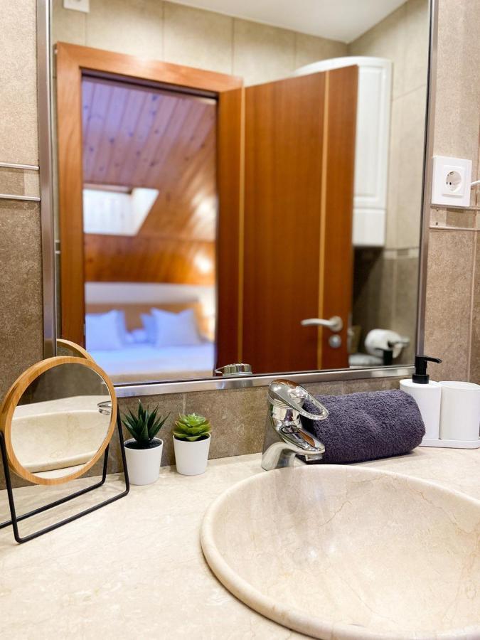 Elegante Atico - Free Parking Wifi Smarttv - Con Altillo Y 2 Banos Completos! L By Bonesvacances * Encamp